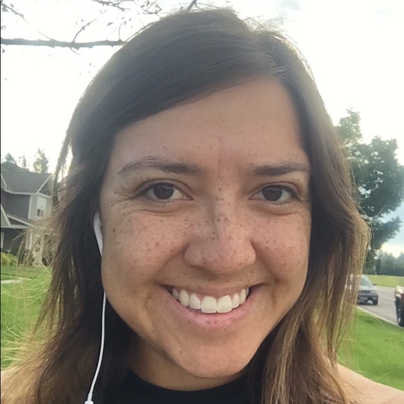 Meet your Posher, Tia - Picture 1 of 1